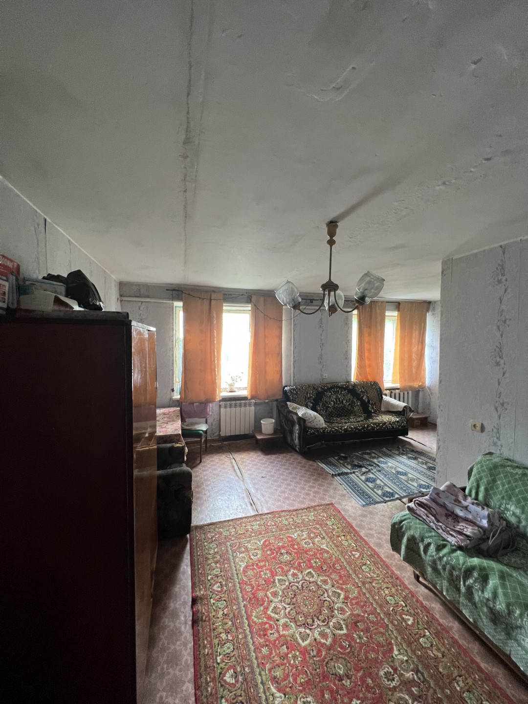 Продается квартира!!
Однокомнатная 39кв . Город Луганск, Артёмовский р-н,ул Шелгунова, 5/5 этаж
Квартира под ремонт , очень большая и светлая ква...