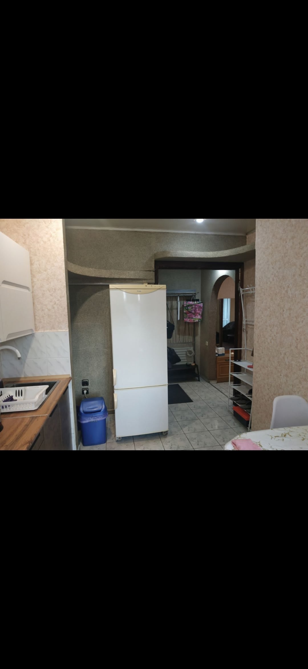 ! Сдам 3комн квартиру на востоке ул Учебная р-он 52-й Гимназии. Свежий ремонт, новая кухня,автономное отопление, мебель,вся быттехника, интернет, посуда, вода постоянно. Для славян! (Студентов, инженеров, семьи) Без дом.животных! Не более 4-х человек! Цена-40тыс.руб,залог+ком.усл Услуги агентства разово. Наби...